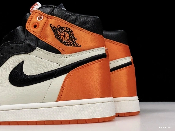 HYPE Jordan AV3725-010 Air 1 Shattered Womens Backboard Satin Retro 0812
